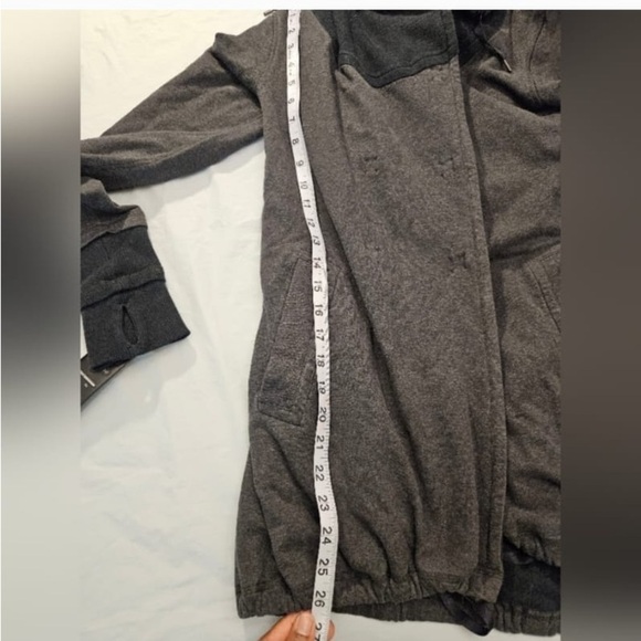 Lululemon Gratitude Wrap Elbow Patch Gray Hearthered Jacket.Measurements… - Picture 14 of 16